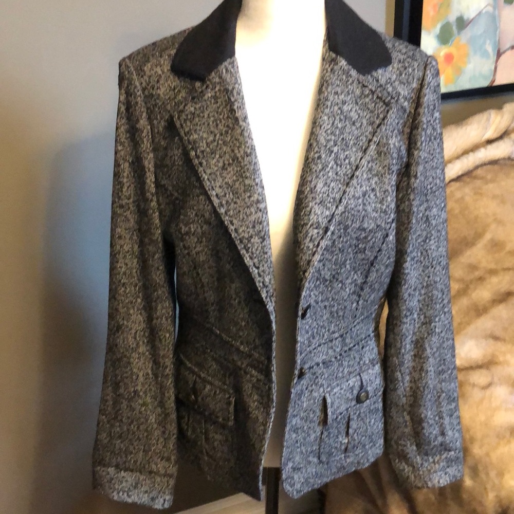 88% wool equestrian style blazer